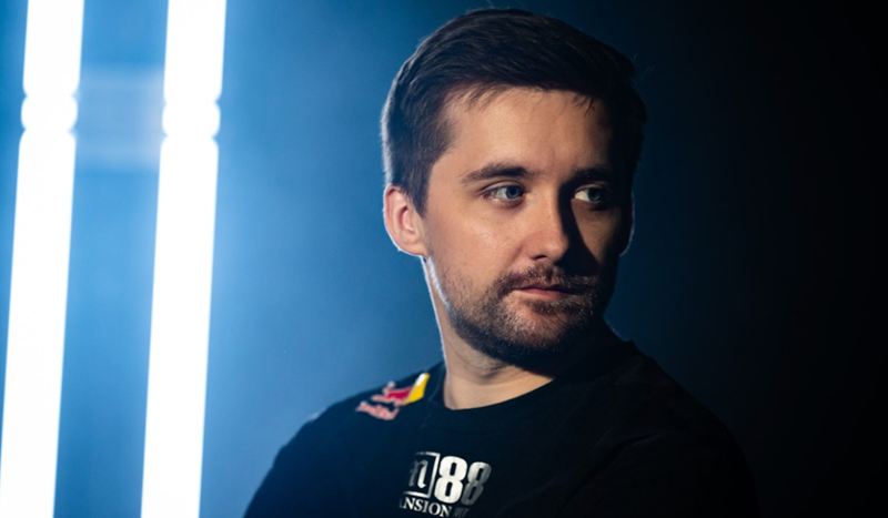 Kid ：这游戏没有永远的天才 原地踏步的人永远赢不了在往前进的人