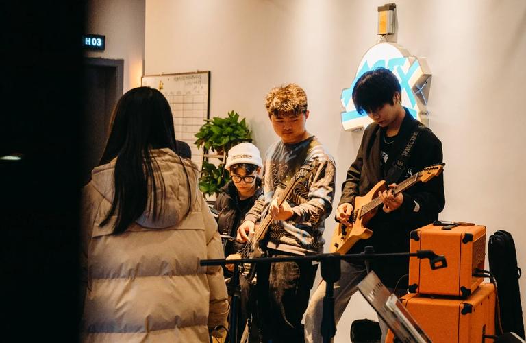 iG选手赛后返图：YSKM眼里无光 全队表情严肃