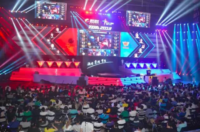 豪华！英雄联盟全球总决赛奖杯由知名品牌蒂芙尼重新塑造