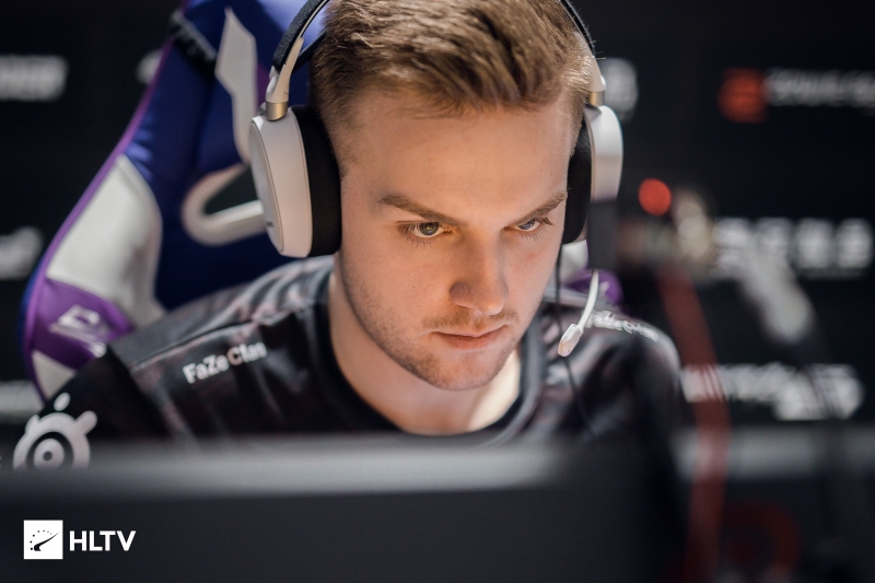 LPL英文流解说表示：只有LPL决赛不是3-0，真是太好了