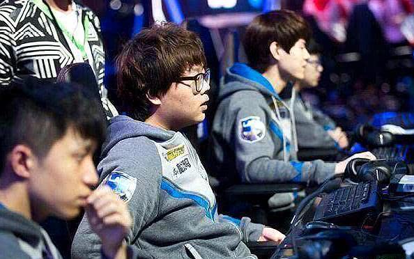 【赛后战报】像在虐人机！AL2：0战胜UP首战告捷